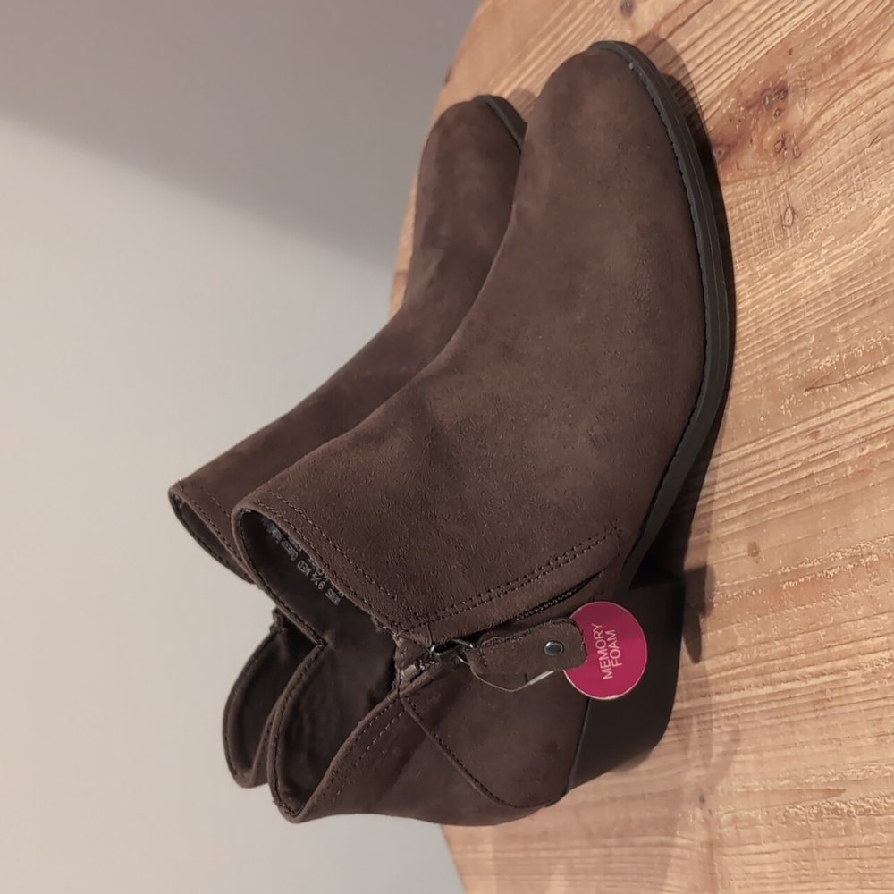 KOHLS ANGELFISH OLIVE Booties 9.5